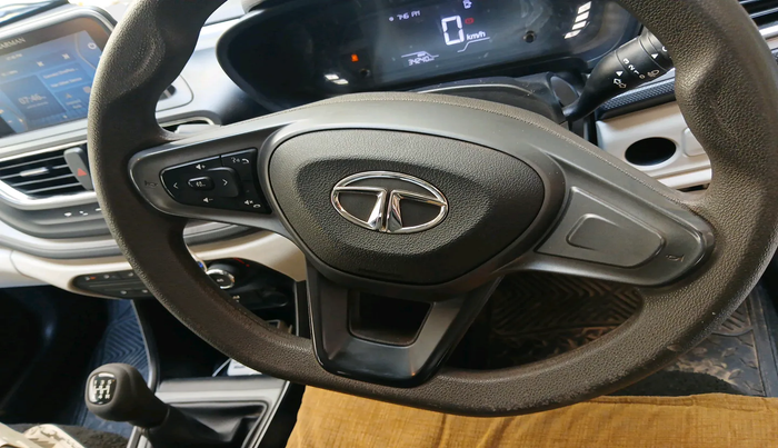 2023 Tata ALTROZ XM PLUS CNG, Petrol, Manual, 34,240 km, interior