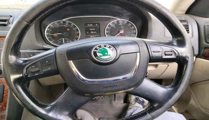 2011 Skoda Laura AMBIENTE 2.0 TDI CR AT, Diesel, Automatic, 80,116 km, interior