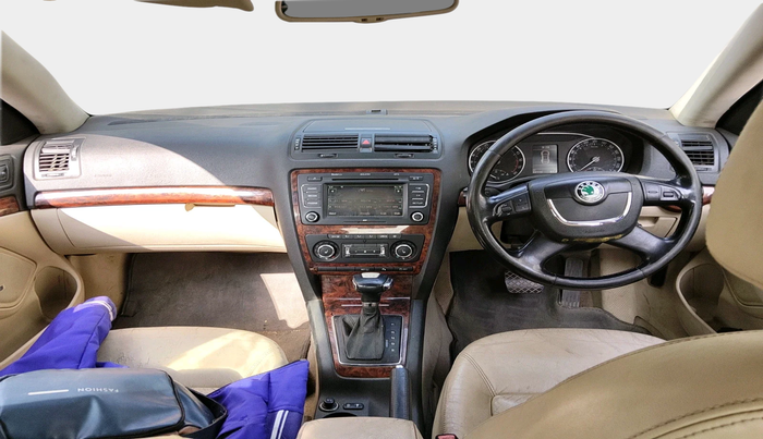 2011 Skoda Laura AMBIENTE 2.0 TDI CR AT, Diesel, Automatic, 80,116 km, interior