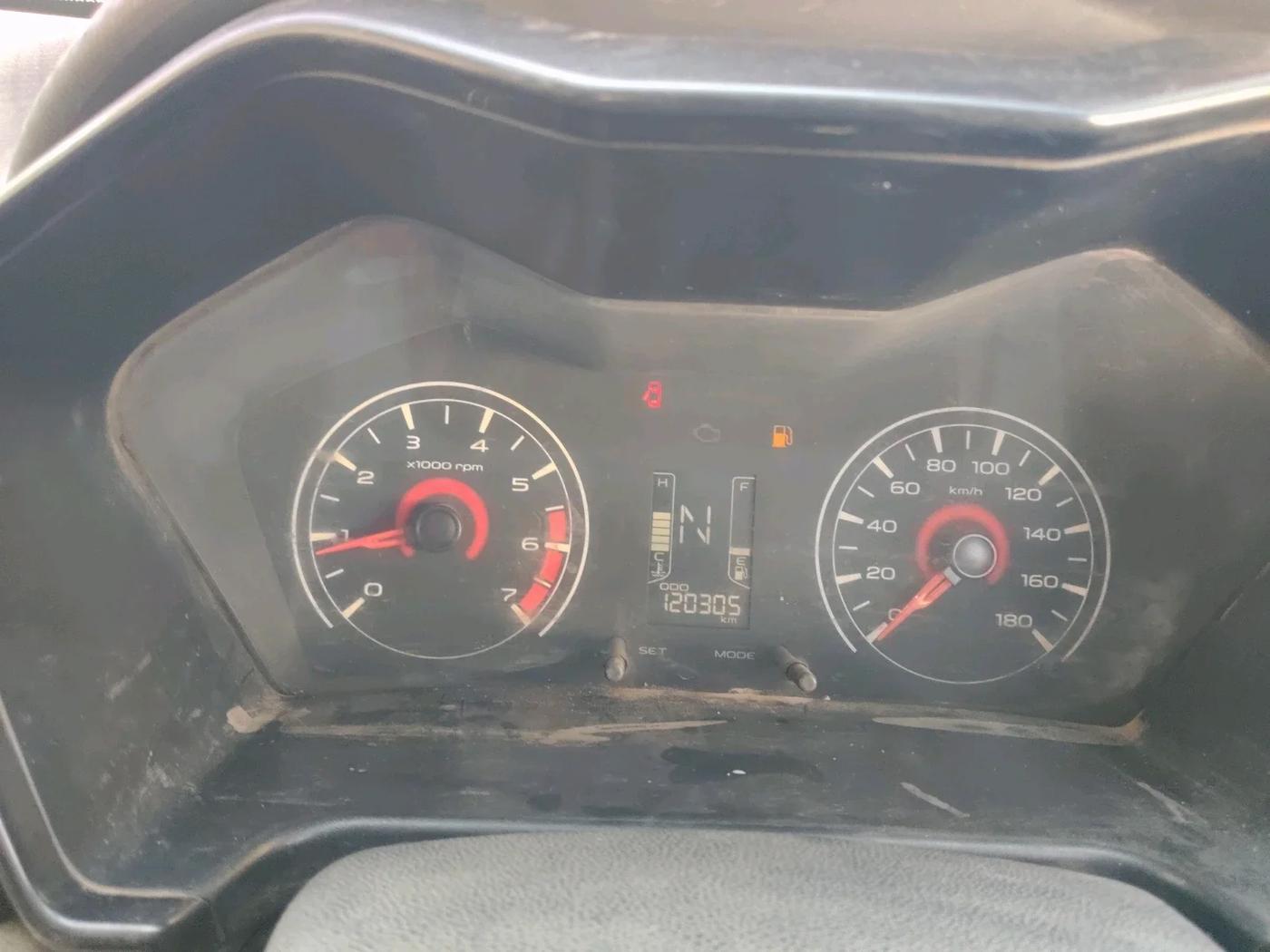 2017 Mahindra KUV 100 NXT K2 P 6 STR, Petrol, Manual, 1,20,305 km, interior