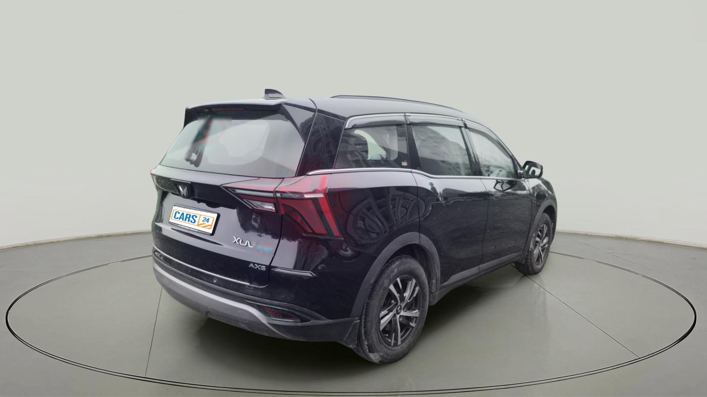 2023 Mahindra XUV700 AX 5 D MT 7 STR, Diesel, Manual, 32,837 km, exterior