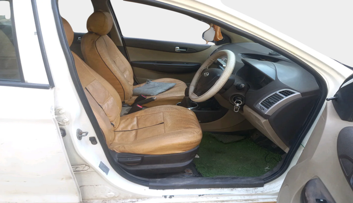 2011 Hyundai i20 MAGNA 1.4 CRDI, Diesel, Manual, 1,30,551 km, interior