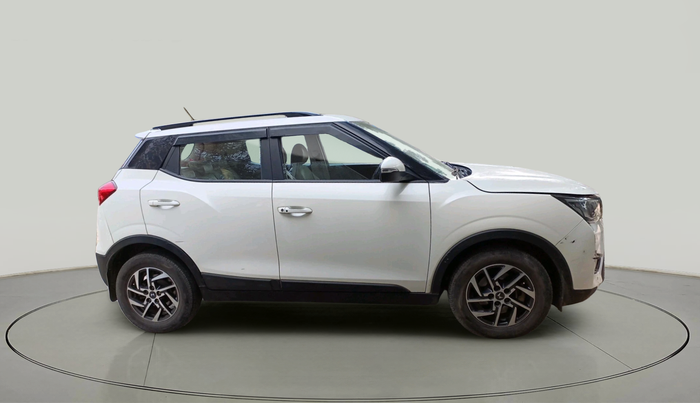 2023 Mahindra XUV300 W8 (O) 1.5 DIESEL AMT, Diesel, Automatic, 89,356 km, exterior