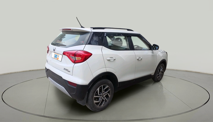 2023 Mahindra XUV300 W8 (O) 1.5 DIESEL AMT, Diesel, Automatic, 89,356 km, exterior