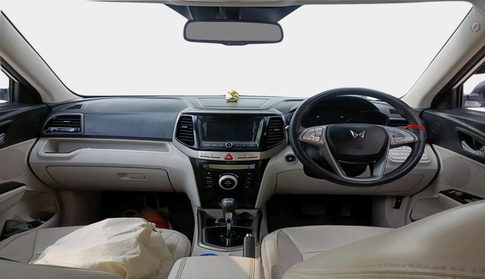 2023 Mahindra XUV300 W8 (O) 1.5 DIESEL AMT, Diesel, Automatic, 89,356 km, interior