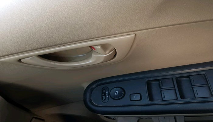 2016 Honda Amaze 1.2L I-VTEC S, Petrol, Manual, 50,561 km, interior