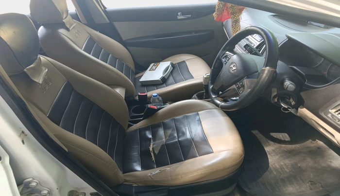 2013 Hyundai i20 SPORTZ 1.4 CRDI, Diesel, Manual, 1,66,546 km, interior