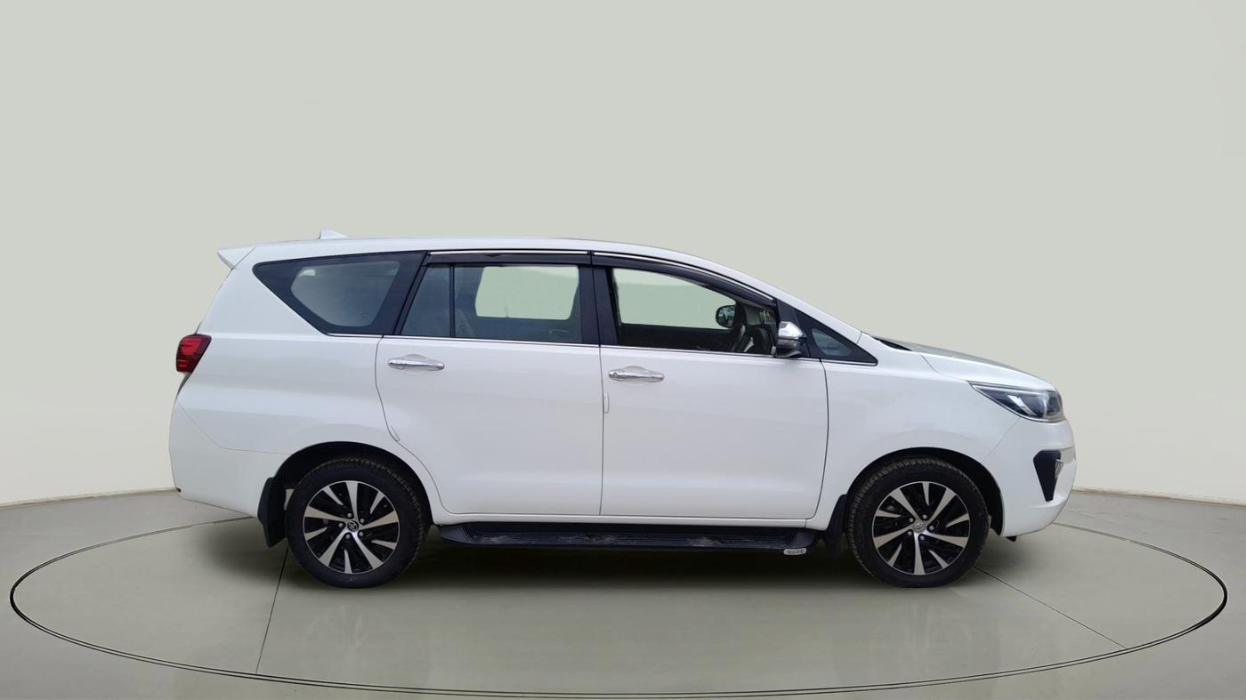 2022 Toyota Innova Crysta 2.4 ZX AT 7 STR, Diesel, Automatic, 51,495 km, exterior