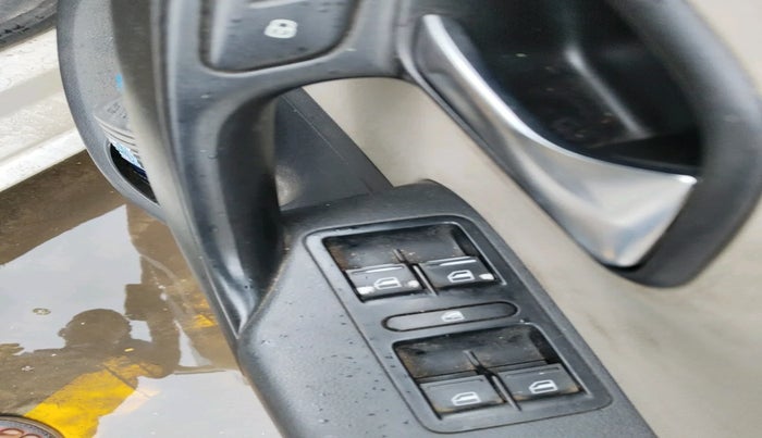 2013 Volkswagen Polo COMFORTLINE 1.2L, Diesel, Manual, 1,14,825 km, interior