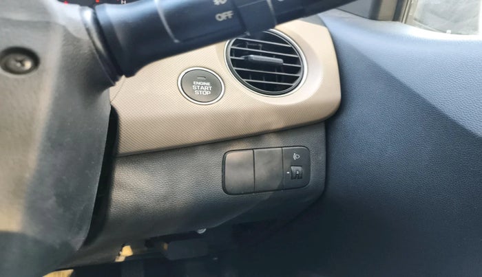 2017 Hyundai Xcent SX 1.2 (O), Petrol, Manual, 1,04,763 km, interior