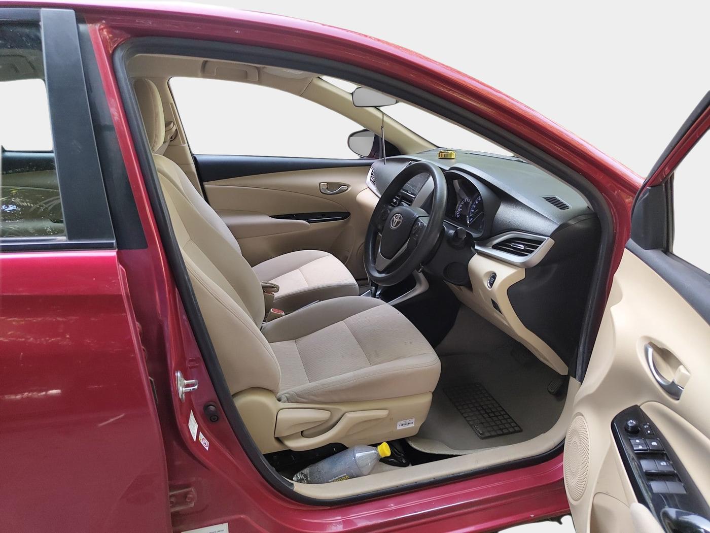 2018 Toyota YARIS V CVT, Petrol, Automatic, 57,236 km, interior