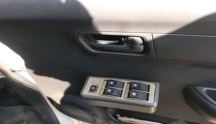 2010 Maruti Swift Dzire LXI, Petrol, Manual, 62,801 km, interior