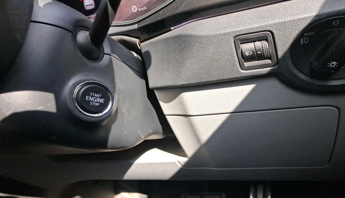 2022 Skoda KUSHAQ STYLE 1.0L TSI AT (6 AIRBAGS), Petrol, Automatic, 91,900 km, interior