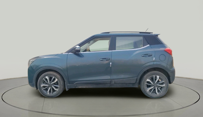 2022 Mahindra XUV300 W8 (O) 1.2 PETROL, Petrol, Manual, 56,000 km, exterior