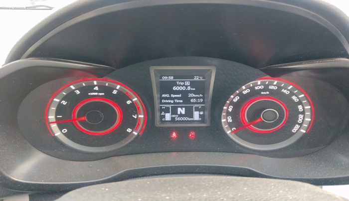 2022 Mahindra XUV300 W8 (O) 1.2 PETROL, Petrol, Manual, 56,000 km, interior