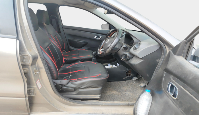 2018 Renault Kwid RXT 1.0 (O), Petrol, Manual, 1,02,001 km, interior