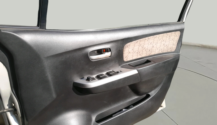 2015 Maruti Wagon R 1.0 VXI, Petrol, Manual, 2,32,484 km, interior