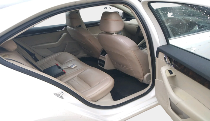 2016 Skoda Octavia Elegance 2.0 TDI AT, Diesel, Automatic, 1,44,814 km, interior