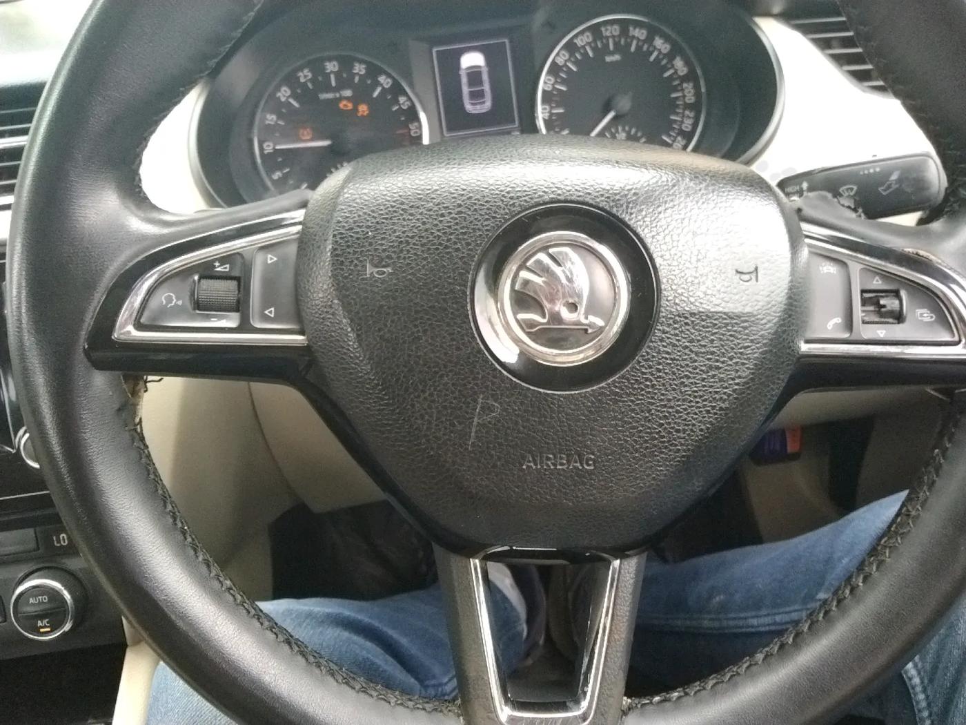 2016 Skoda Octavia Elegance 2.0 TDI AT, Diesel, Automatic, 1,45,000 km, interior