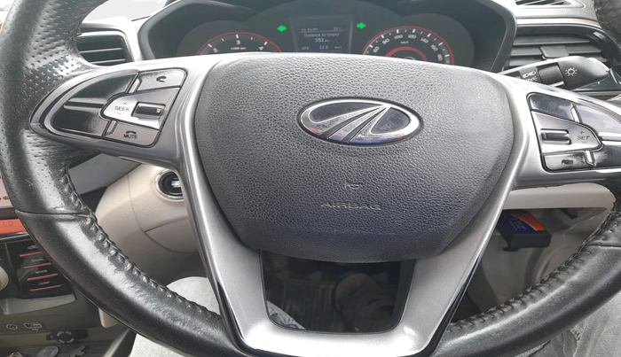 2021 Mahindra XUV300 W8 (O) 1.5 DIESEL, Diesel, Manual, 1,06,197 km, interior