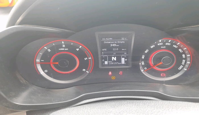 2021 Mahindra XUV300 W8 (O) 1.5 DIESEL, Diesel, Manual, 1,06,197 km, interior