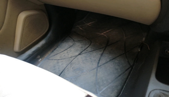 2015 Hyundai Eon D-LITE+, Petrol, Manual, 1,04,414 km, interior