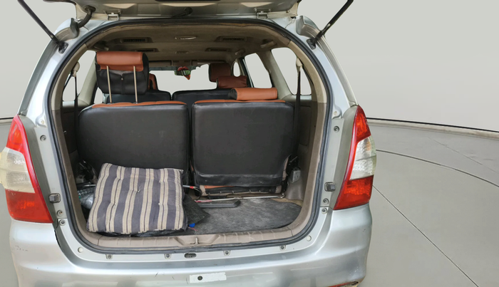 2015 Toyota Innova 2.5 VX 8 STR, Diesel, Manual, 1,82,905 km, exterior