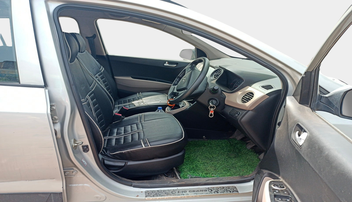 2017 Hyundai Grand i10 SPORTZ (O) 1.2 KAPPA VTVT, Petrol, Manual, 35,383 km, interior