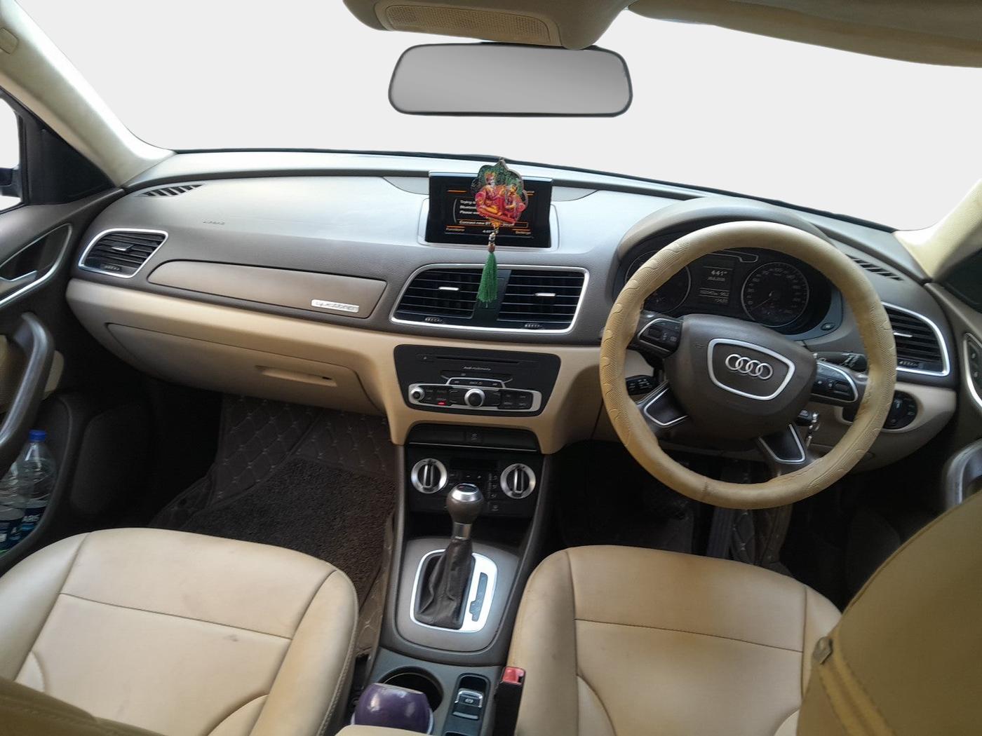 2015 Audi Q3 35 TDI Quattro, Diesel, Automatic, 1,02,044 km, interior