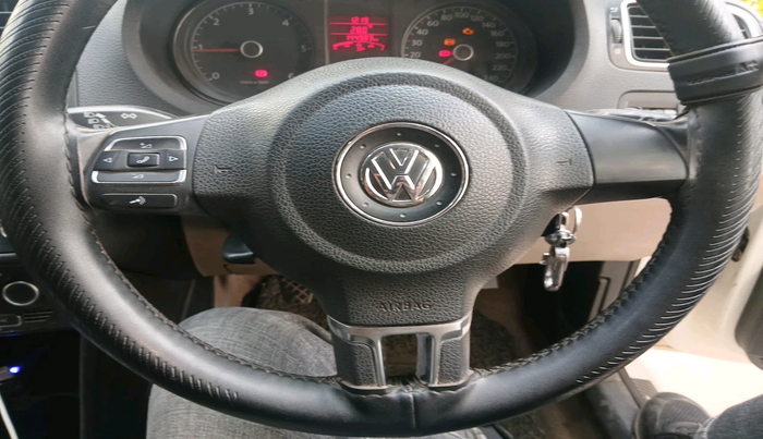 2013 Volkswagen Polo HIGHLINE DIESEL, Diesel, Manual, 1,44,983 km, interior