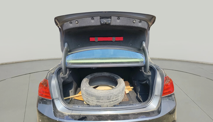 2013 BMW 3 Series 320D LUXURYLINE, Diesel, Automatic, 63,172 km, exterior