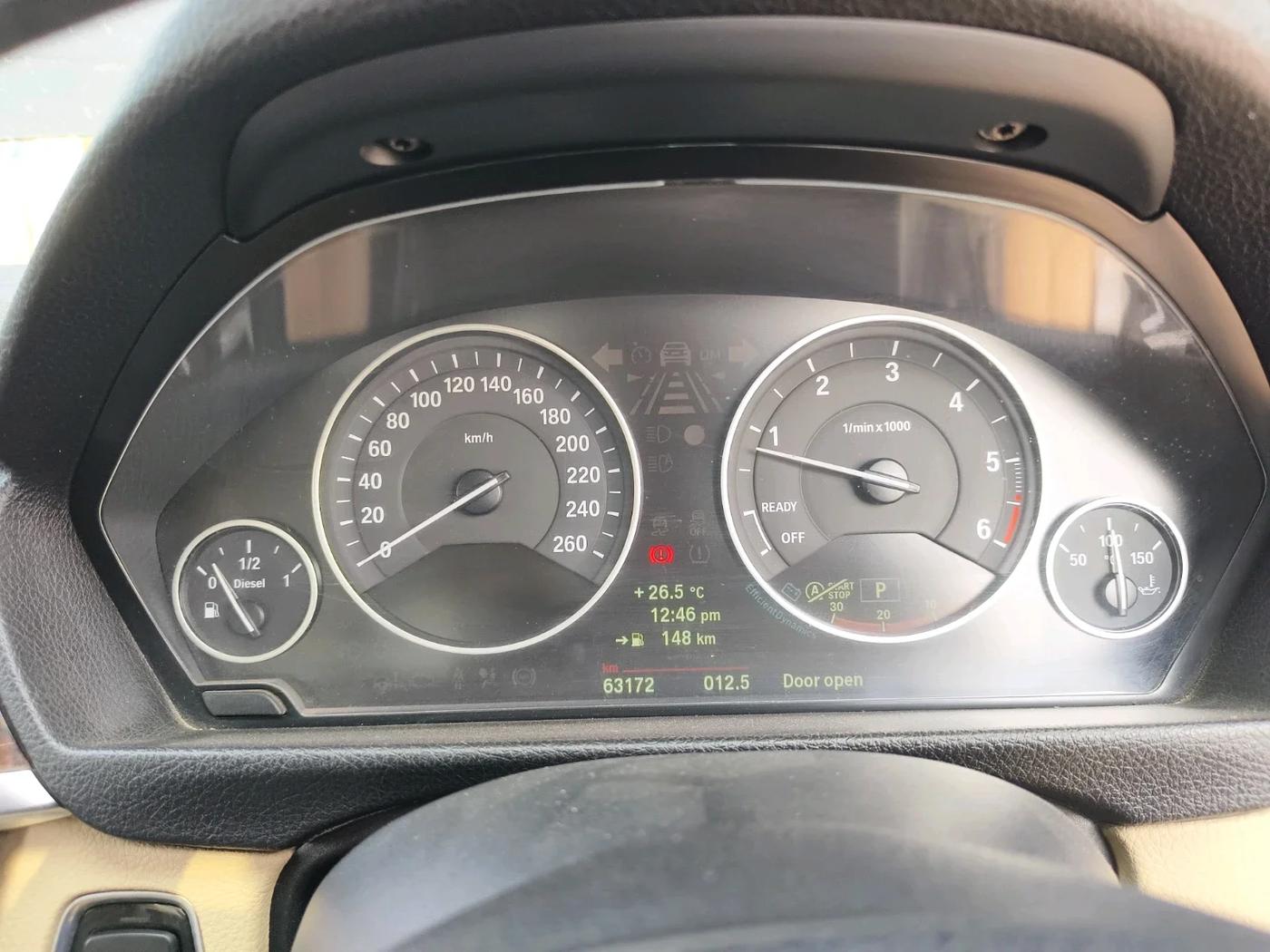 2013 BMW 3 Series 320D LUXURYLINE, Diesel, Automatic, 63,172 km, interior