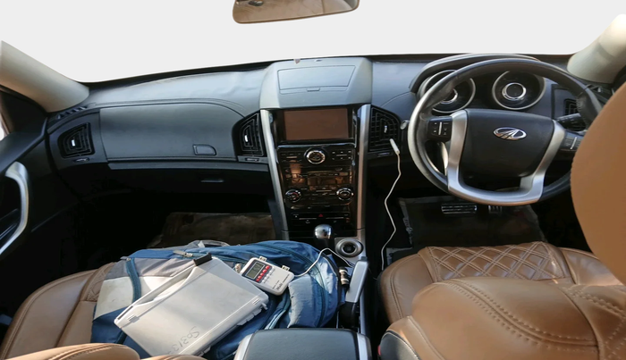 2018 Mahindra XUV500 W11 AT, Diesel, Automatic, 93,123 km, interior