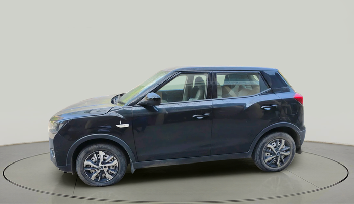 2023 Mahindra XUV300 W4 1.5 DIESEL, Diesel, Manual, 42,800 km, exterior