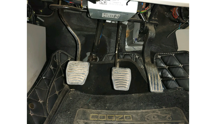 2023 Mahindra XUV300 W4 1.5 DIESEL, Diesel, Manual, 42,800 km, interior