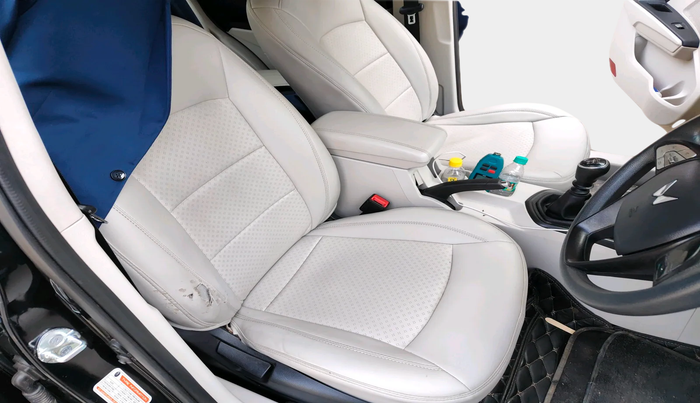 2023 Mahindra XUV300 W4 1.5 DIESEL, Diesel, Manual, 42,800 km, interior