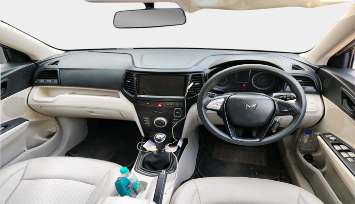 2023 Mahindra XUV300 W4 1.5 DIESEL, Diesel, Manual, 42,800 km, interior