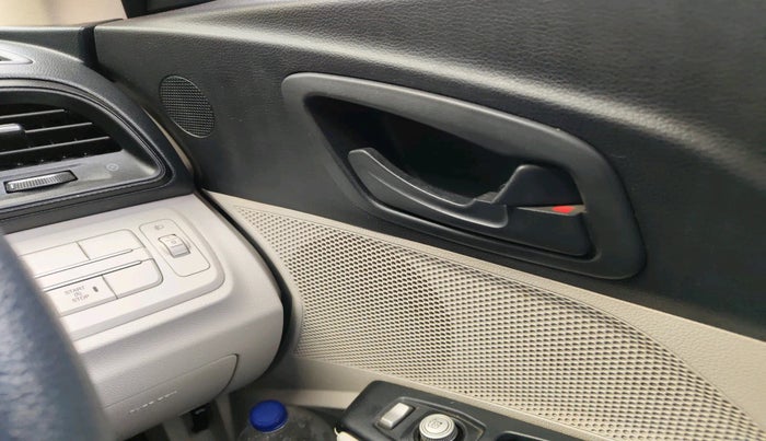 2023 Mahindra XUV300 W4 1.5 DIESEL, Diesel, Manual, 42,800 km, interior