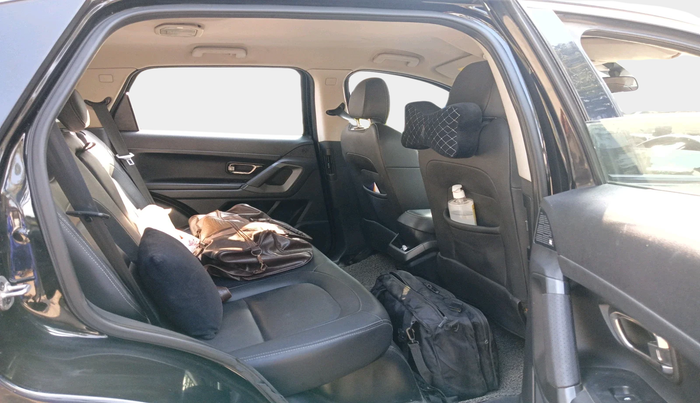 2020 Tata Harrier XZ 2.0L, Diesel, Manual, 1,27,840 km, interior