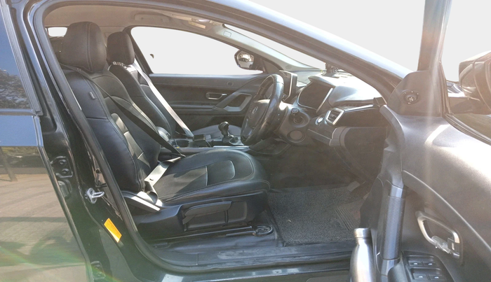 2020 Tata Harrier XZ 2.0L, Diesel, Manual, 1,27,840 km, interior