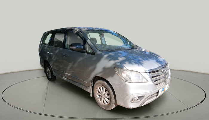 2013 Toyota Innova 2.5 VX 8 STR, Diesel, Manual, 3,18,545 km, exterior