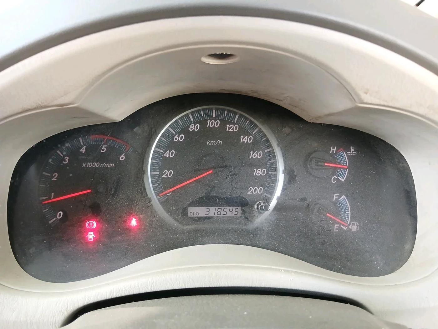 2013 Toyota Innova 2.5 VX 8 STR, Diesel, Manual, 3,18,545 km, interior