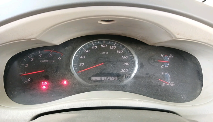 2013 Toyota Innova 2.5 VX 8 STR, Diesel, Manual, 3,18,545 km, interior