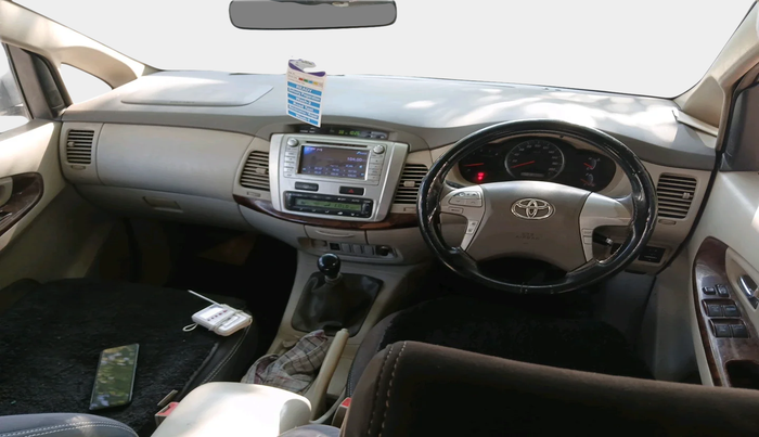 2013 Toyota Innova 2.5 VX 8 STR, Diesel, Manual, 3,18,545 km, interior