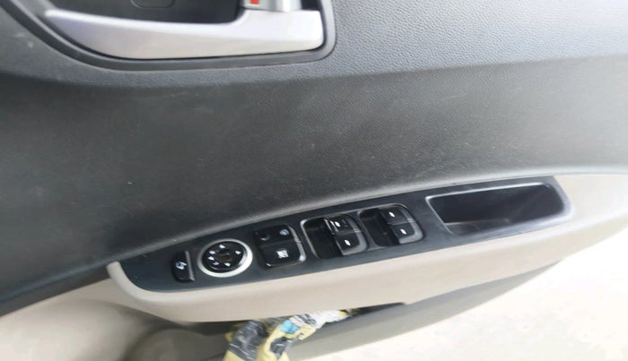 2013 Hyundai Grand i10 SPORTZ 1.2 KAPPA VTVT, Petrol, Manual, 94,605 km, interior