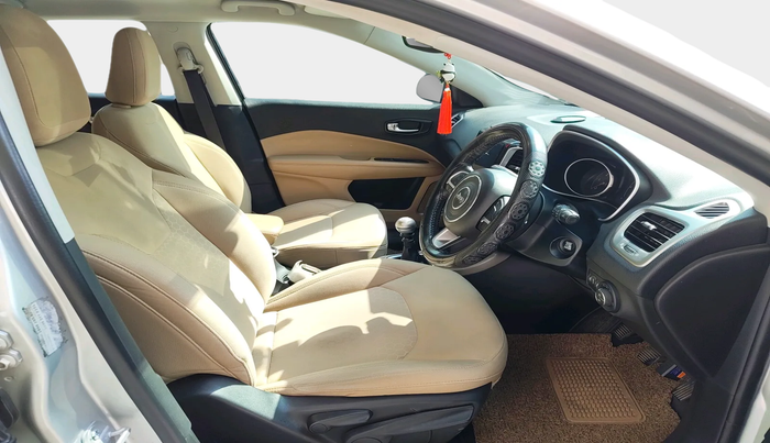 2017 Jeep Compass LONGITUDE (O) 2.0 DIESEL, Diesel, Manual, 1,10,014 km, interior