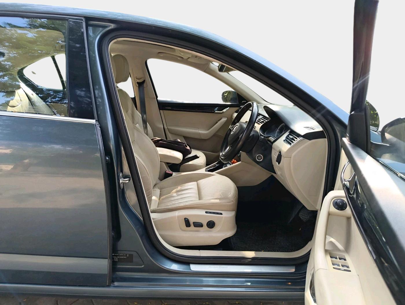2017 Skoda Octavia 2.0 TDI L&K AT, Diesel, Automatic, 49,318 km, interior