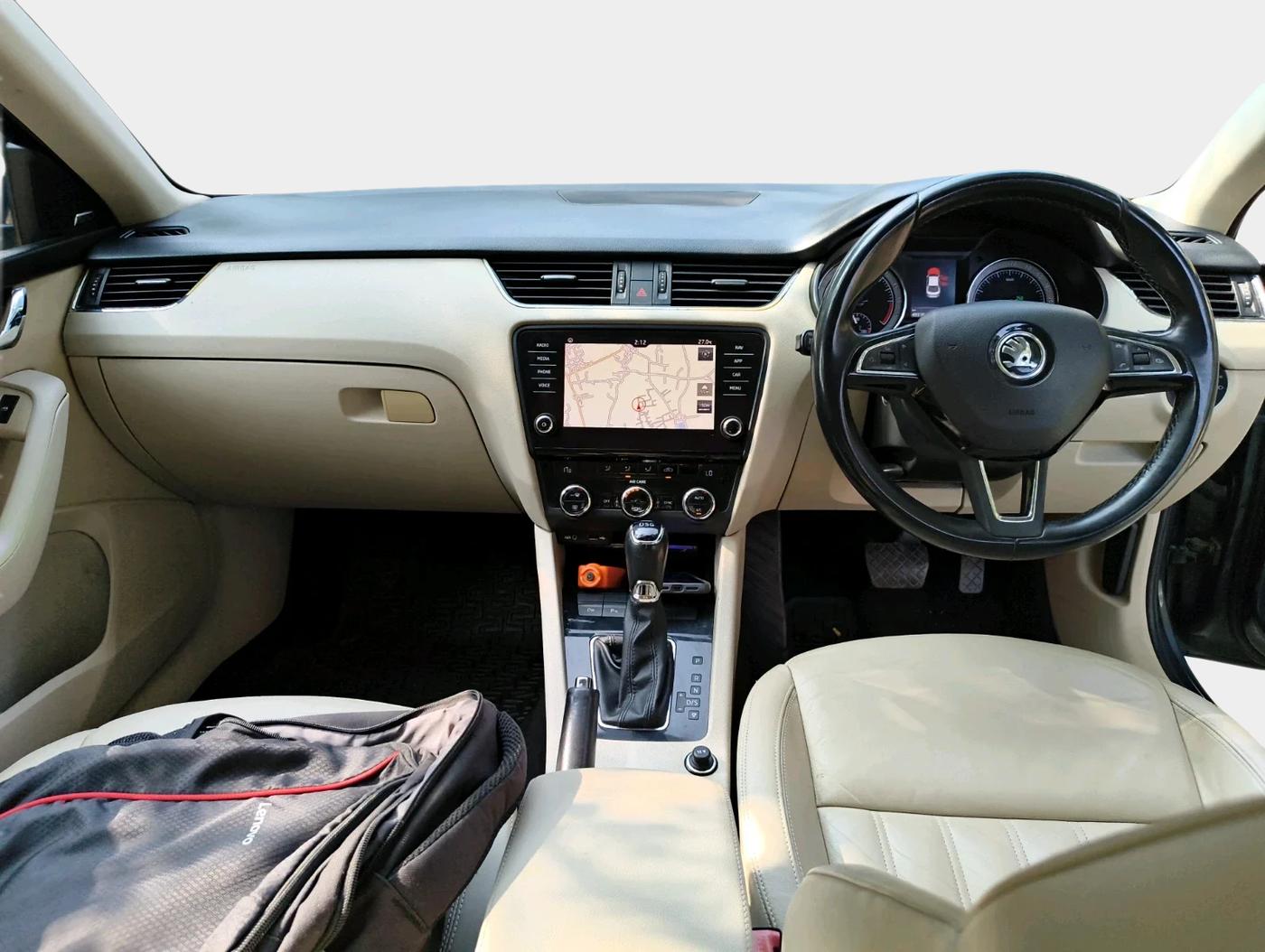 2017 Skoda Octavia 2.0 TDI L&K AT, Diesel, Automatic, 49,318 km, interior