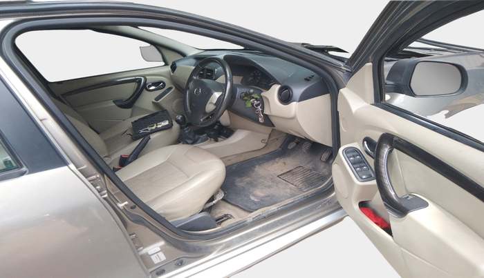 2014 Nissan Terrano XV D THP PREMIUM 110 PS, Diesel, Manual, 1,11,549 km, interior