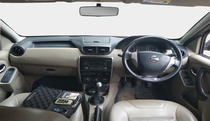 2014 Nissan Terrano XV D THP PREMIUM 110 PS, Diesel, Manual, 1,11,549 km, interior